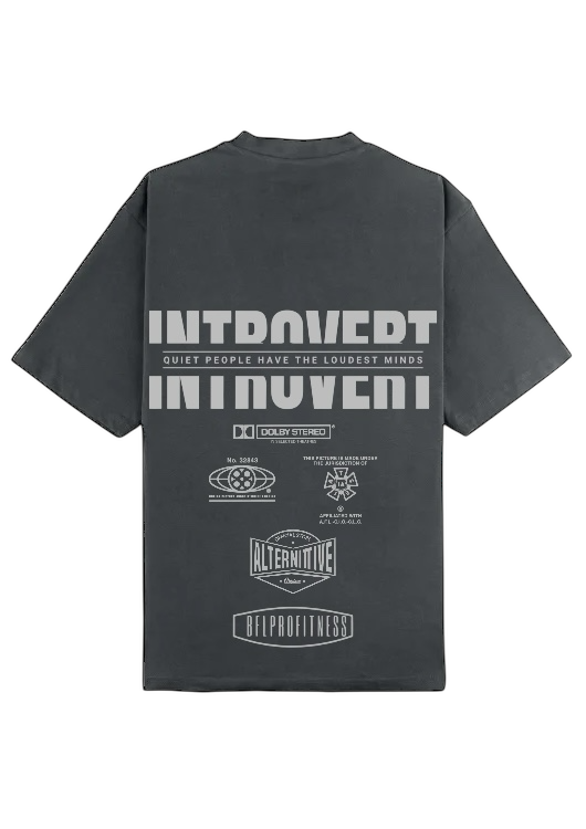 Camiseta oversize Introvert